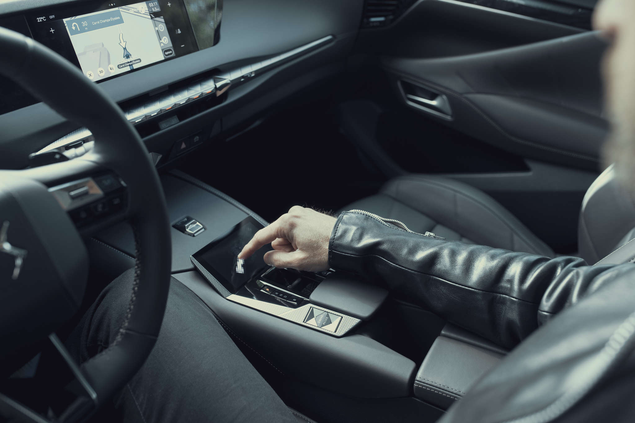 A FULLY CONNECTED NAVIGATION EXPERIENCE